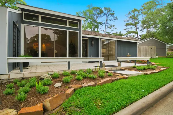 37 April Village, Montgomery, TX 77356