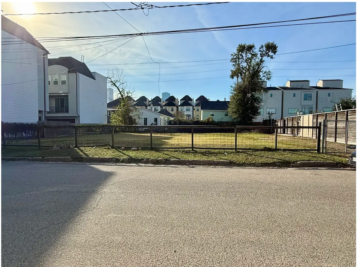 1920 Houston Avenue, Houston, TX 77007 - Image #1