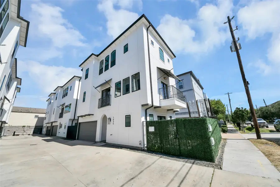 1035 W 24th Street, Houston, TX 77008 - #2