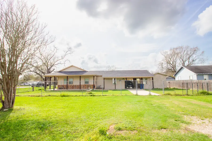 1245 4th St, Hempstead, TX 77445 - #3