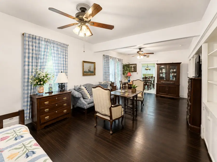 1012 W Adoue Street, Alvin, TX 77511 - #3