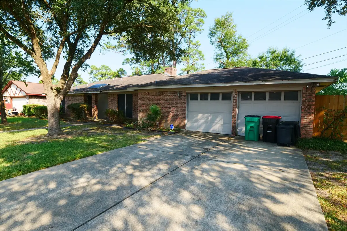 4205 Queenswood Street, Baytown, TX 77521 - Image #1