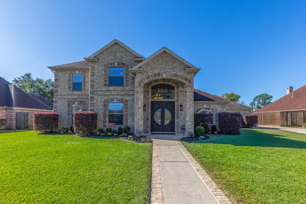 913 Doornbos Lane, Nederland, TX 77627