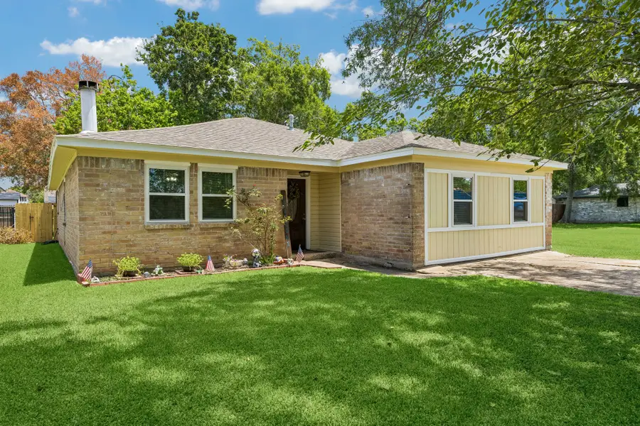 425 S Brownell Street, La Porte, TX 77571 - #3