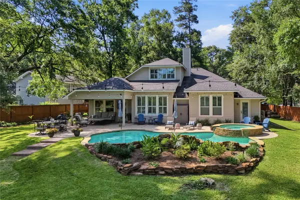 2408 Hollowbrook Lane, Conroe, TX 77384