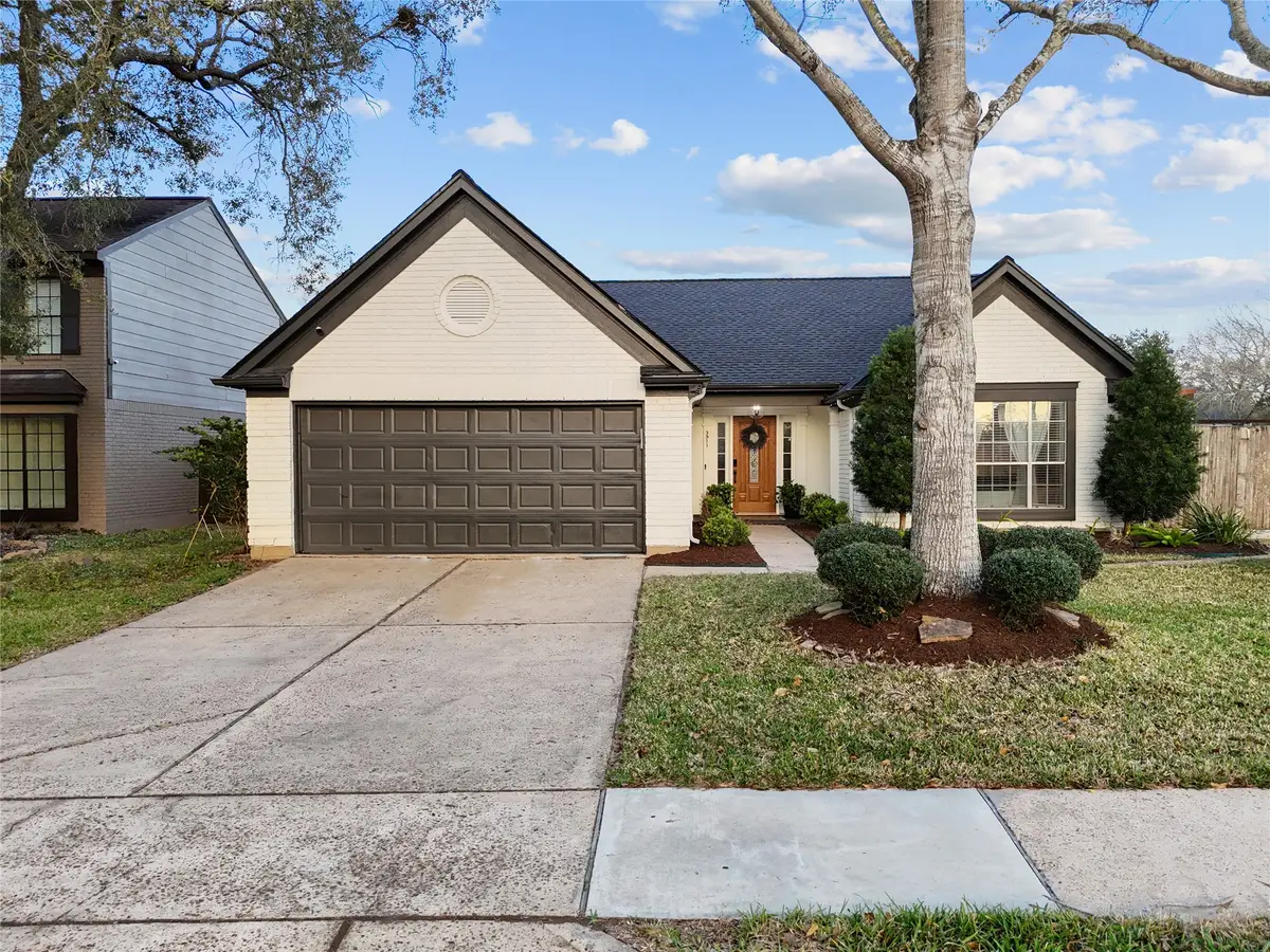 3911 Spring Circle Drive W, Pearland, TX 77584 - #1