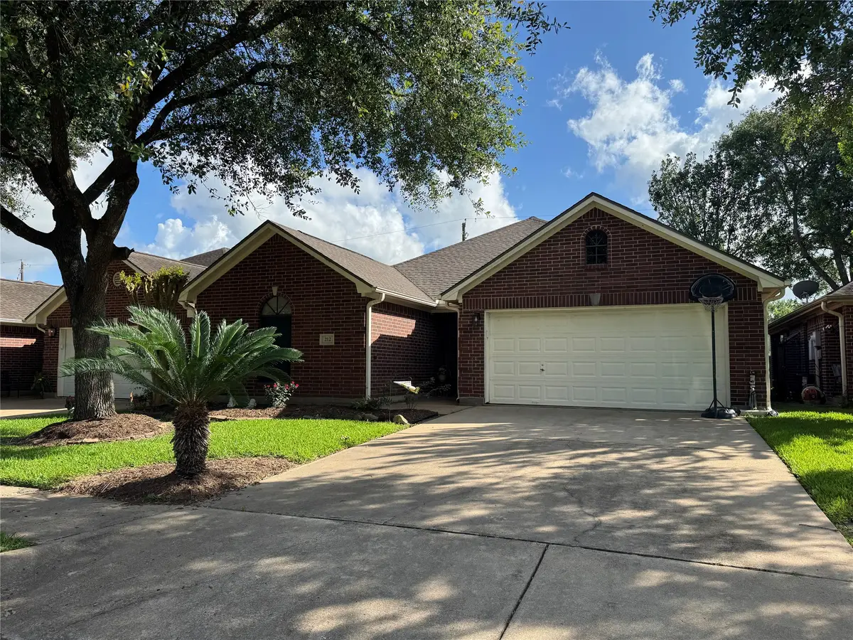 212 Live Oak Lane, Friendswood, TX 77546 - #1