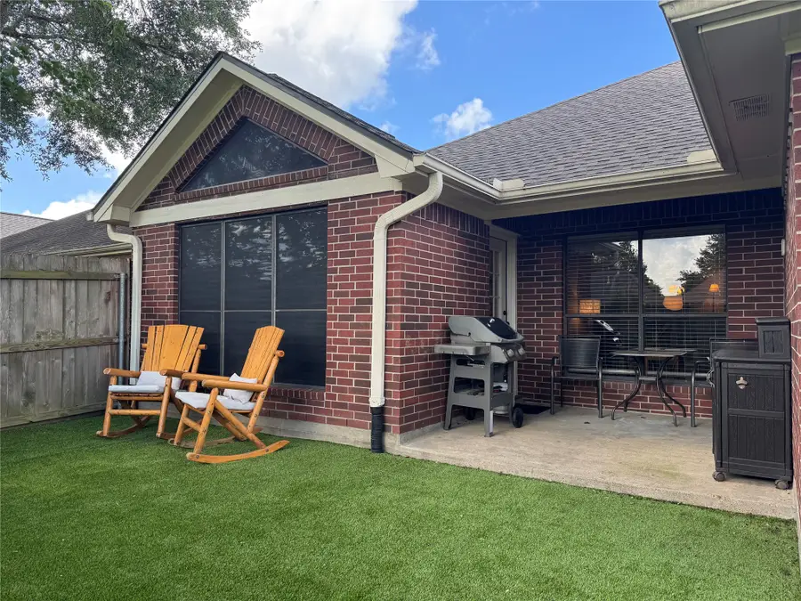 212 Live Oak Lane, Friendswood, TX 77546 - #2