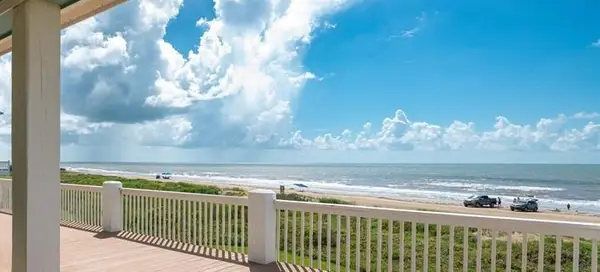 3026 Copacabana Drive, Crystal Beach, TX 77650