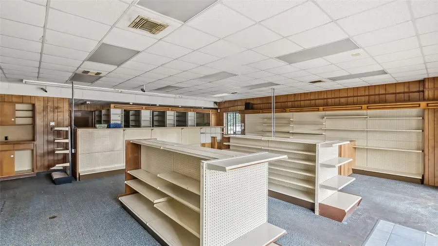 810 S State Street, Madisonville, TX 77864 - #3
