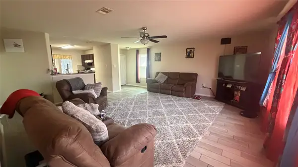 11027 E Fall Fern Circle, Houston, TX 77044