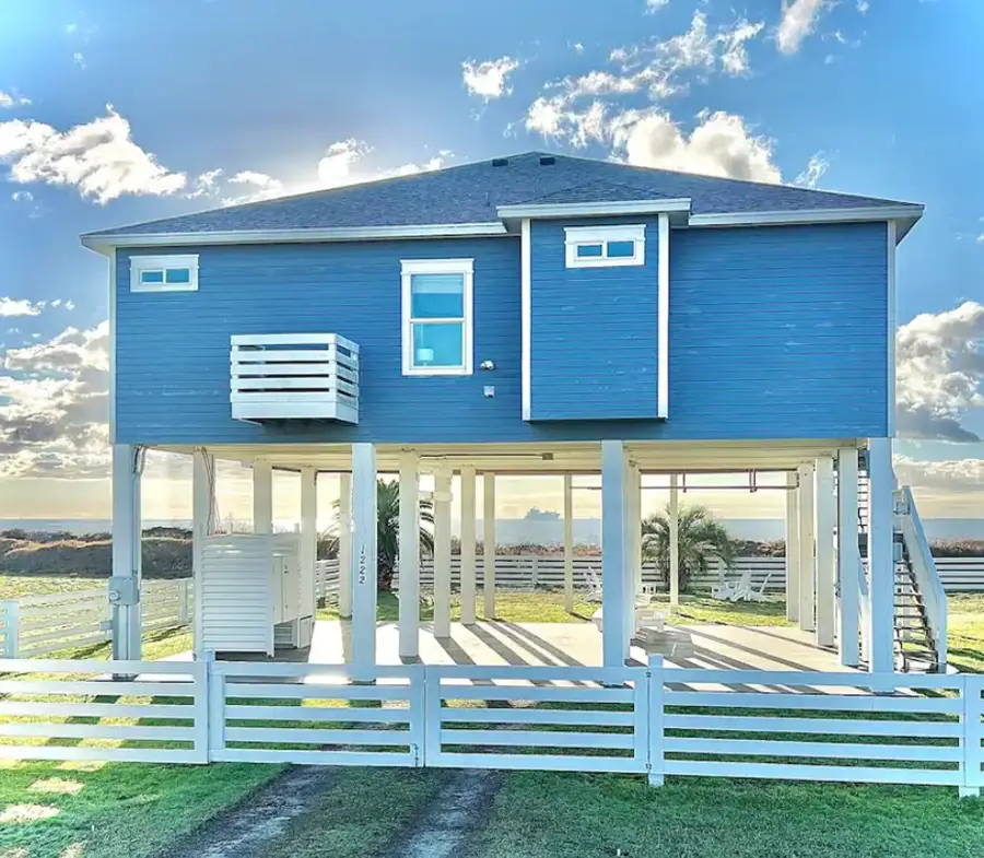 1222 Galveston Ave, Port Bolivar, TX 77650 - #2