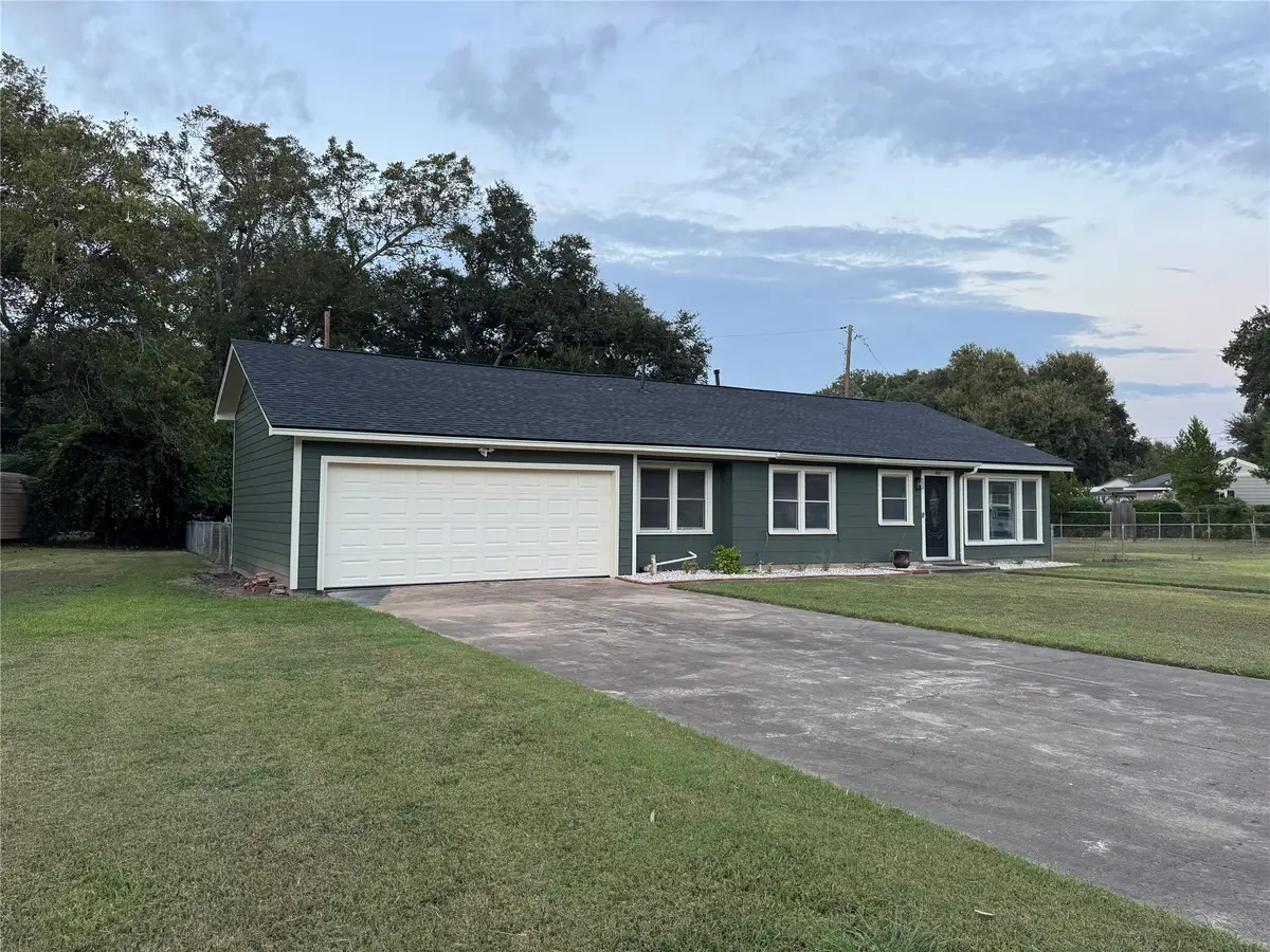 515 Mockingbird Lane, Wharton, TX 77488 - #1