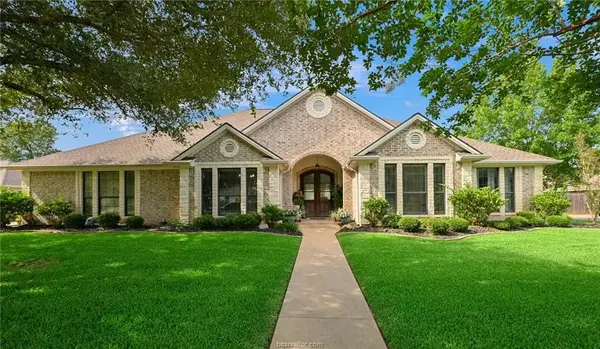 1108 Honeysuckle Ln, Caldwell, TX 77836