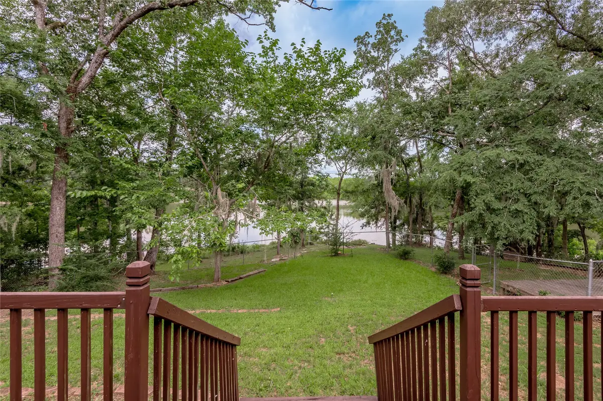 221 Chestnut Bend, Huntsville, TX 77320 - #1