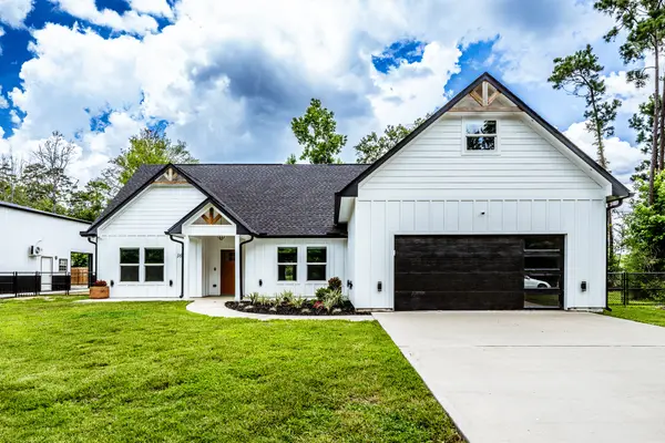 164 Braford, Onalaska, TX 77360