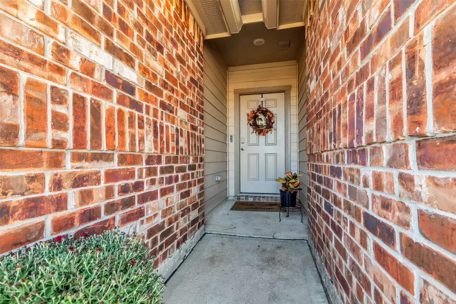 308 Pecos Drive, Huntsville, TX 77340 - Image #2