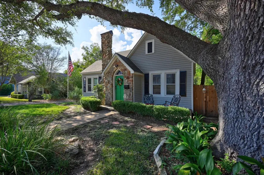 103 E Val Verde Street, Brenham, TX 77833 - #2