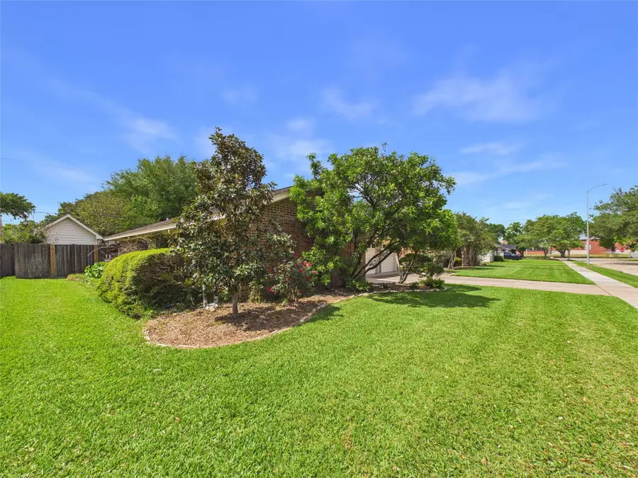814 James Street, Deer Park, TX 77536 - #2