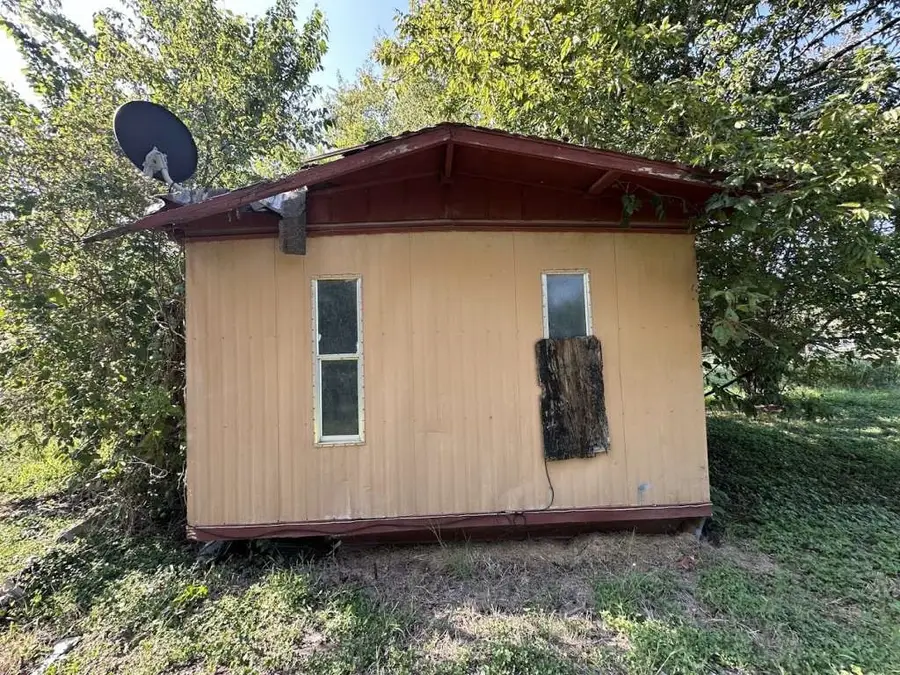 602 E Navasota Street, Groesbeck, TX 76642 - Image #3