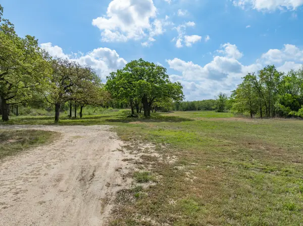 488 Wood Street, Axtell, TX 76624