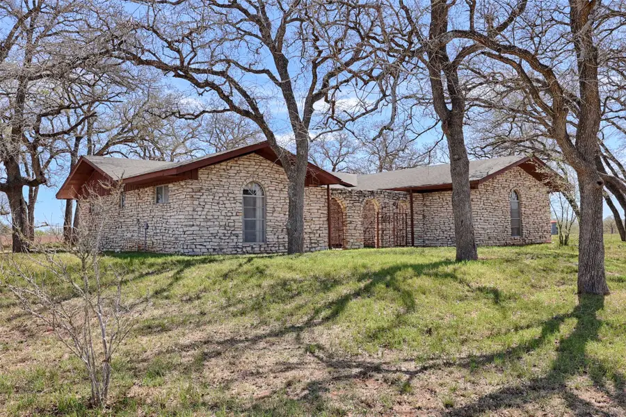 395 State Highway 304, Gonzales, TX 78629 - #2