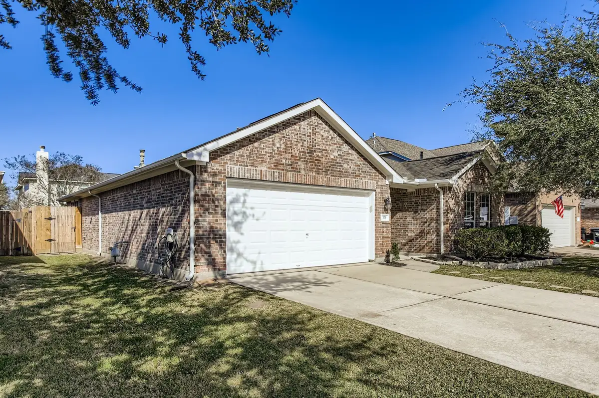 703 Elizabeth Street, Alvin, TX 77511 - Image #1