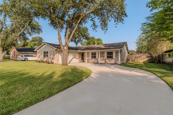 12406 Whittington Drive, Houston, TX 77077