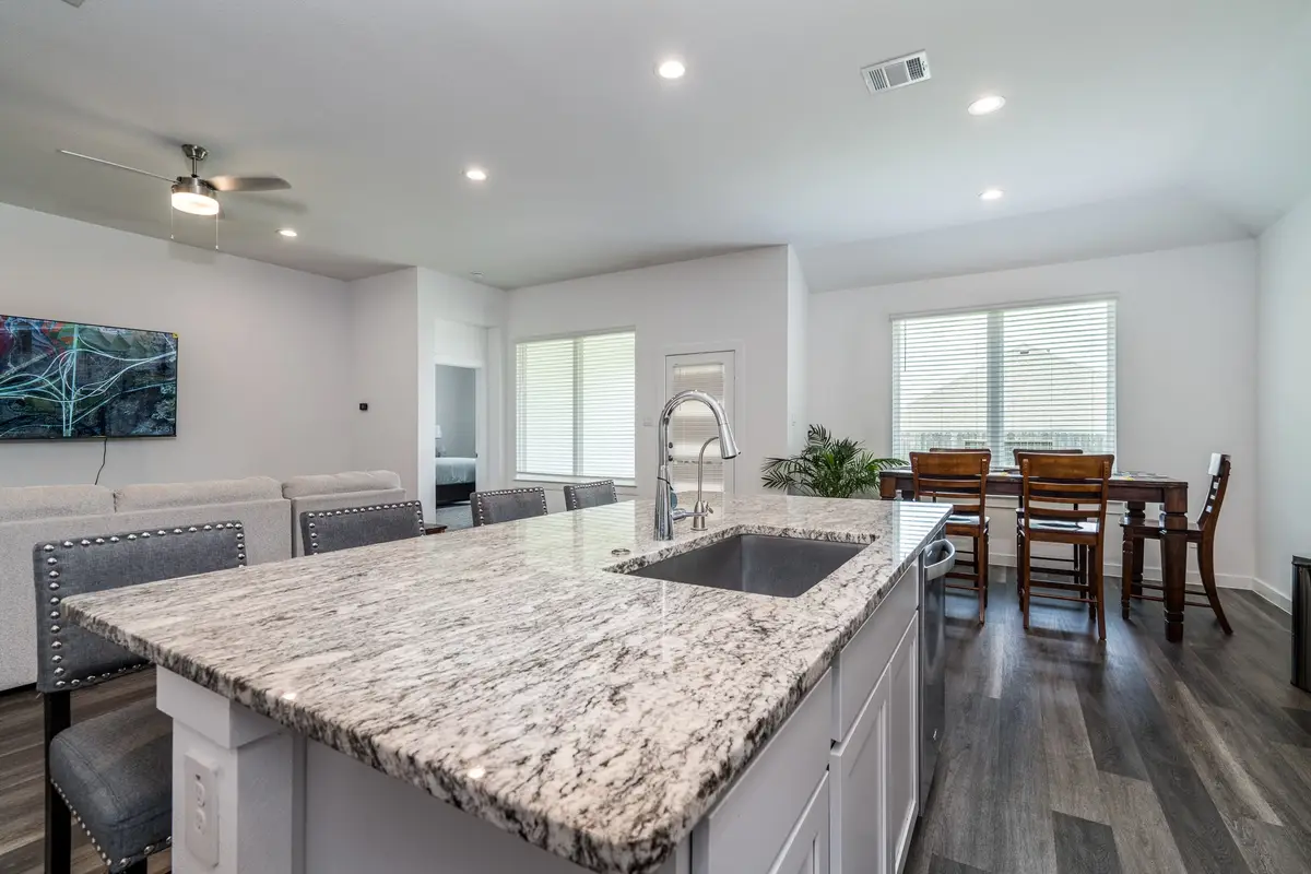 1565 Oakdale Crest Rd, Montgomery, TX 77316 - #1