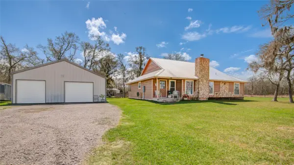 3063 Cr-580, West Columbia, TX 77486