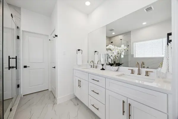 5608 Camino Encantado Drive, Houston, TX 77091