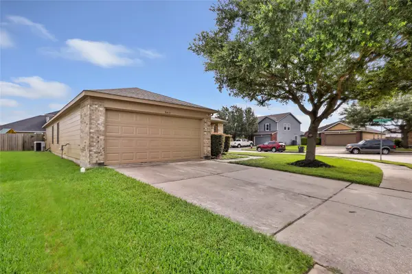 9415 Shaded Pines Drive, Humble, TX 77396