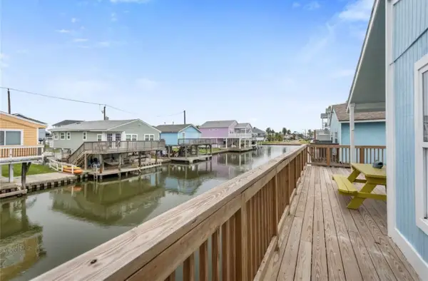 16710 Montego Way, Jamaica Beach, TX 77554