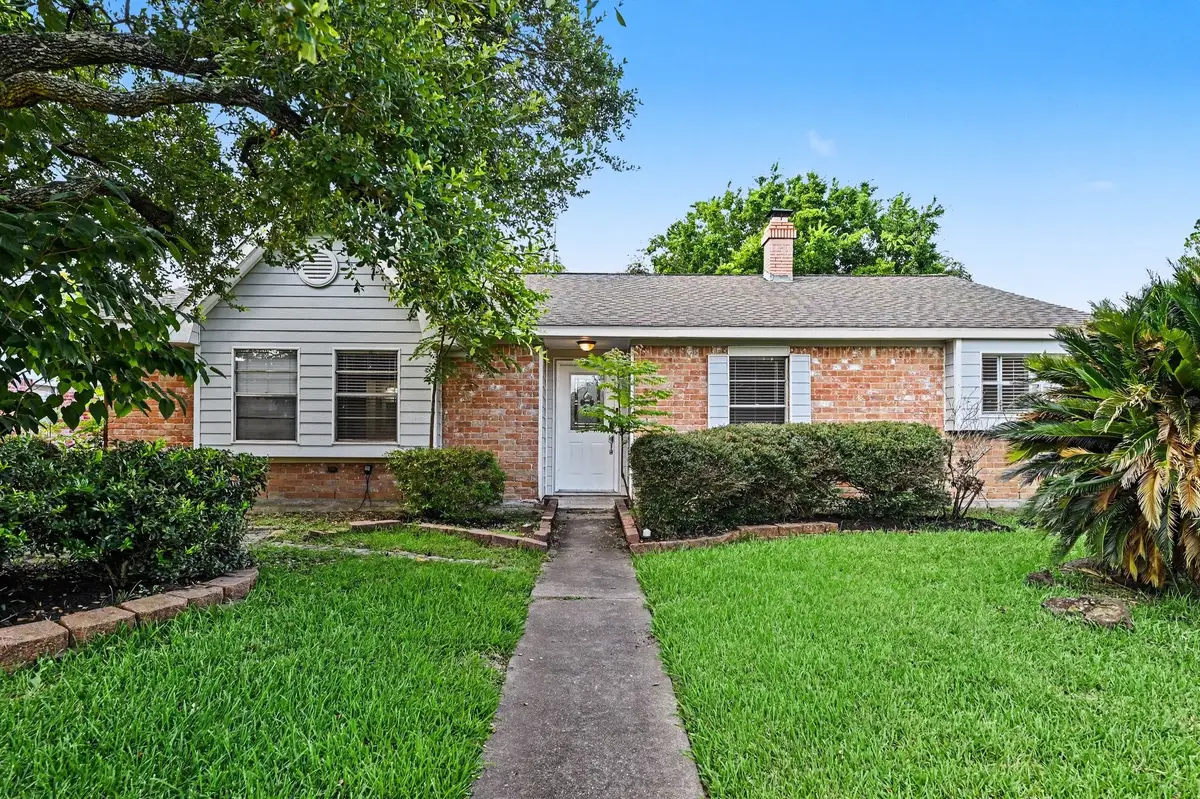 12219 Meadowhollow Drive, Meadows Place, TX 77477 - #1