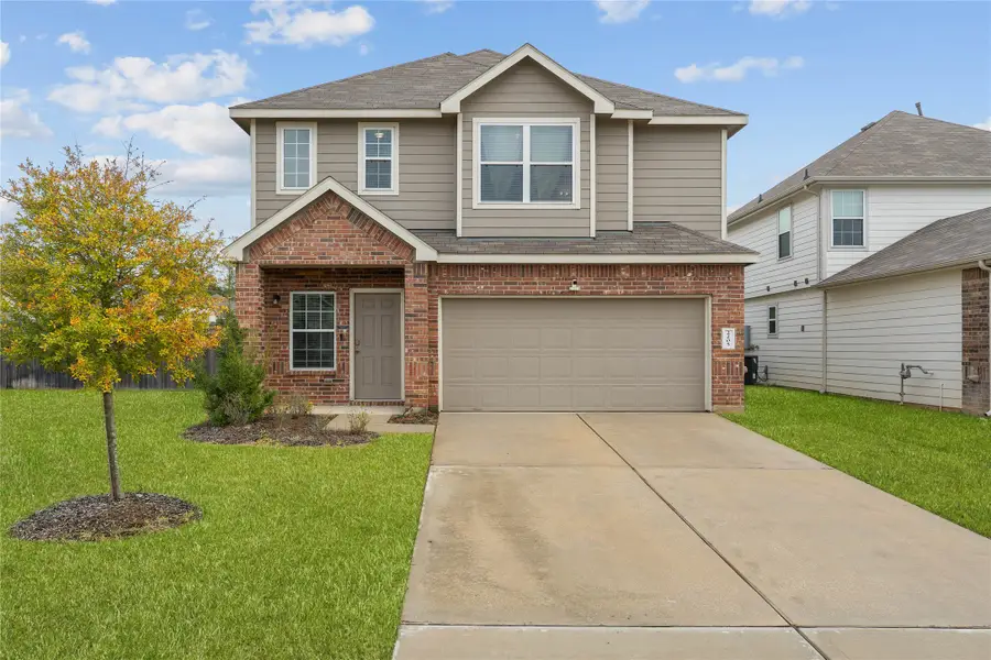 2205 Angie Kaye Drive, Conroe, TX 77301 - Image #2
