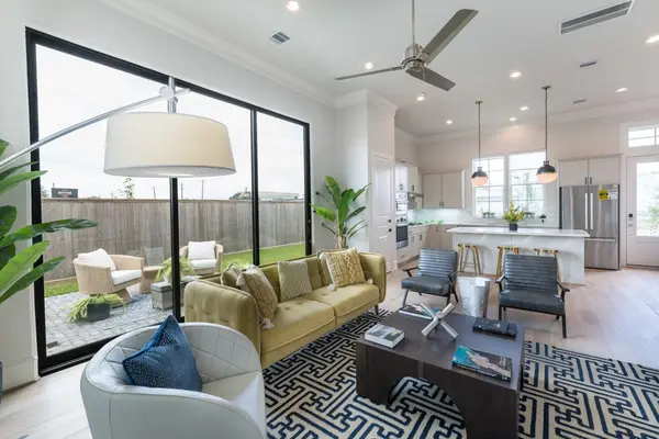 5915 Cottage Grove Lake Drive, Houston, TX 77007