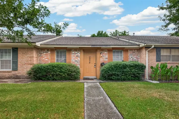 2214 Buchanan Drive, Baytown, TX 77520