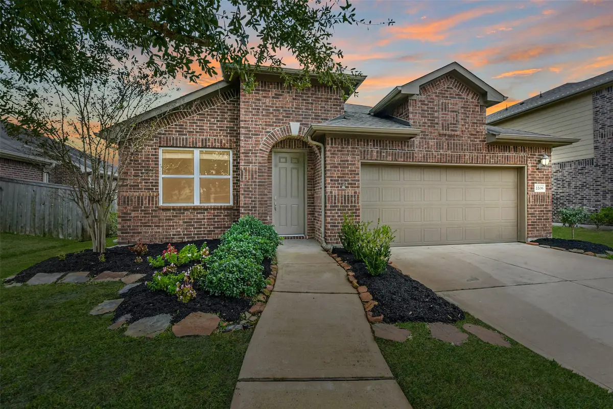 2206 Hidden Meadow Lane, Pearland, TX 77089 - Image #1