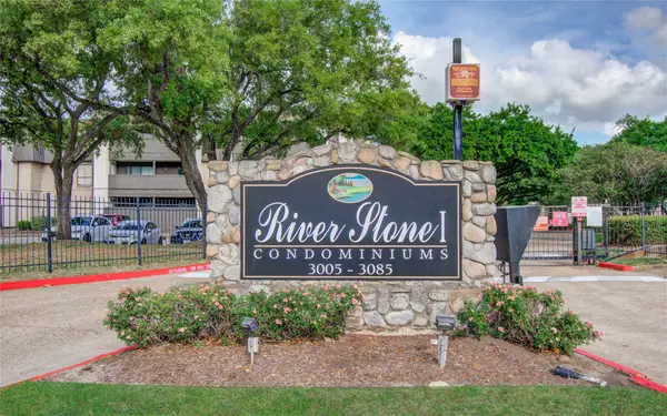 3015 Walnut Bend Lane #24, Houston, TX 77042