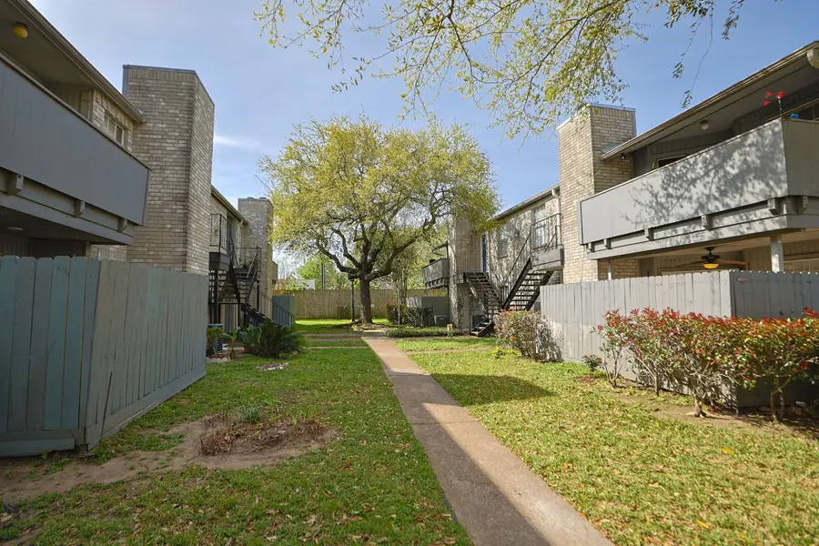 9700 Leawood Boulevard #1902, Houston, TX 77099 - #3