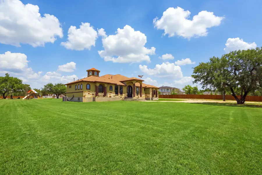 535 W Ansley Boulevard, San Antonio, TX 78221 - #3