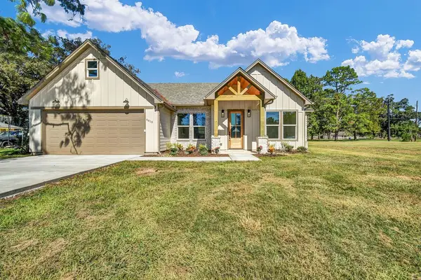 6610 Spencer Dr, Jones Creek, TX 77541