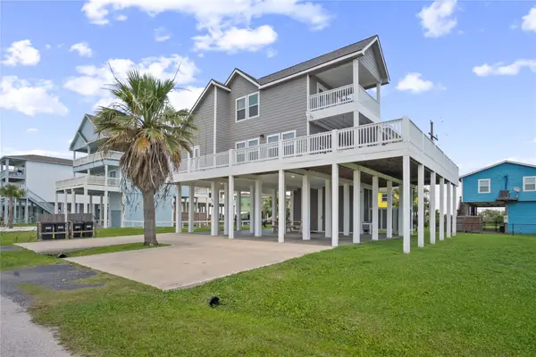 892 Melody Lane, Crystal Beach, TX 77650