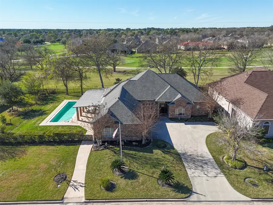 118 Hillsborough Drive W, Montgomery, TX 77356 - Image #2