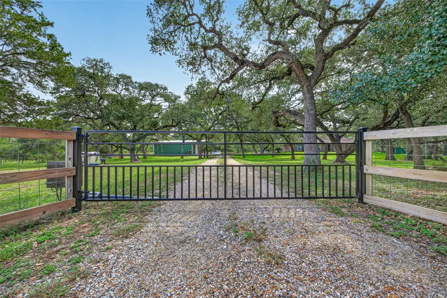 1054 Indian Circle, Altair, TX 77412 - #2