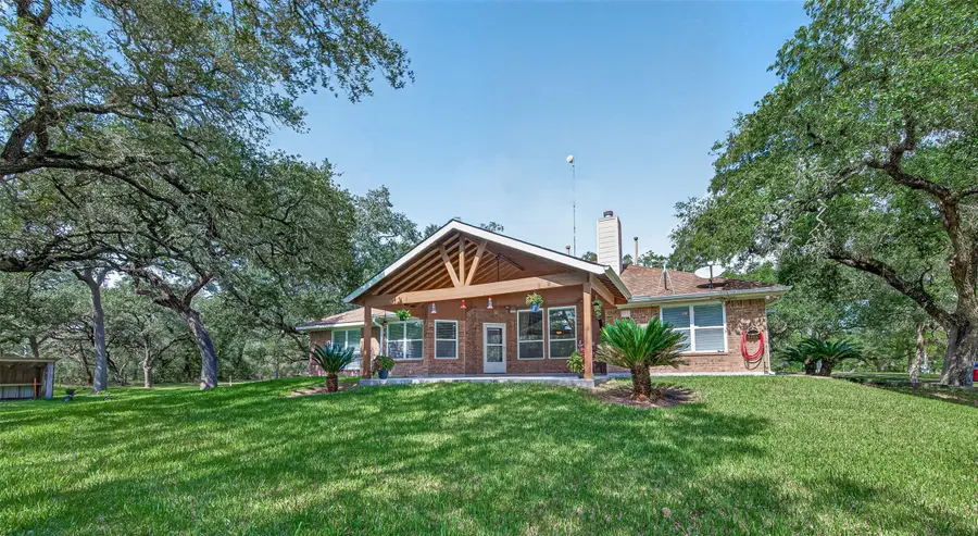 1054 Indian Circle, Altair, TX 77412 - #3