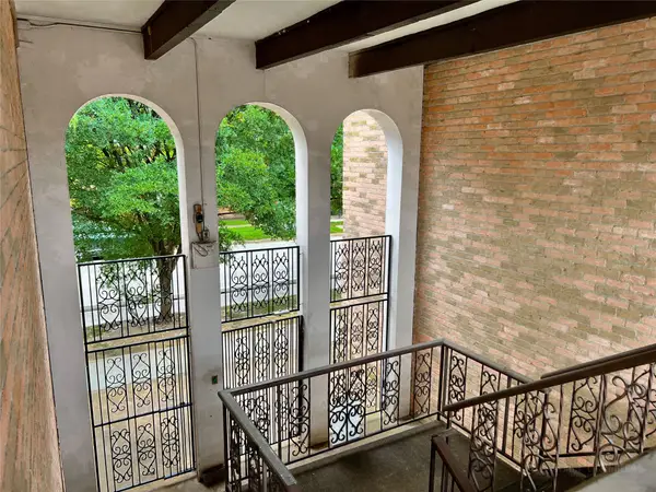 2516 Commonwealth Street #102, Houston, TX 77006