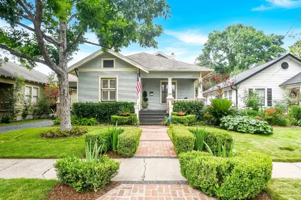 209 E Woodland Street, Houston, TX 77009