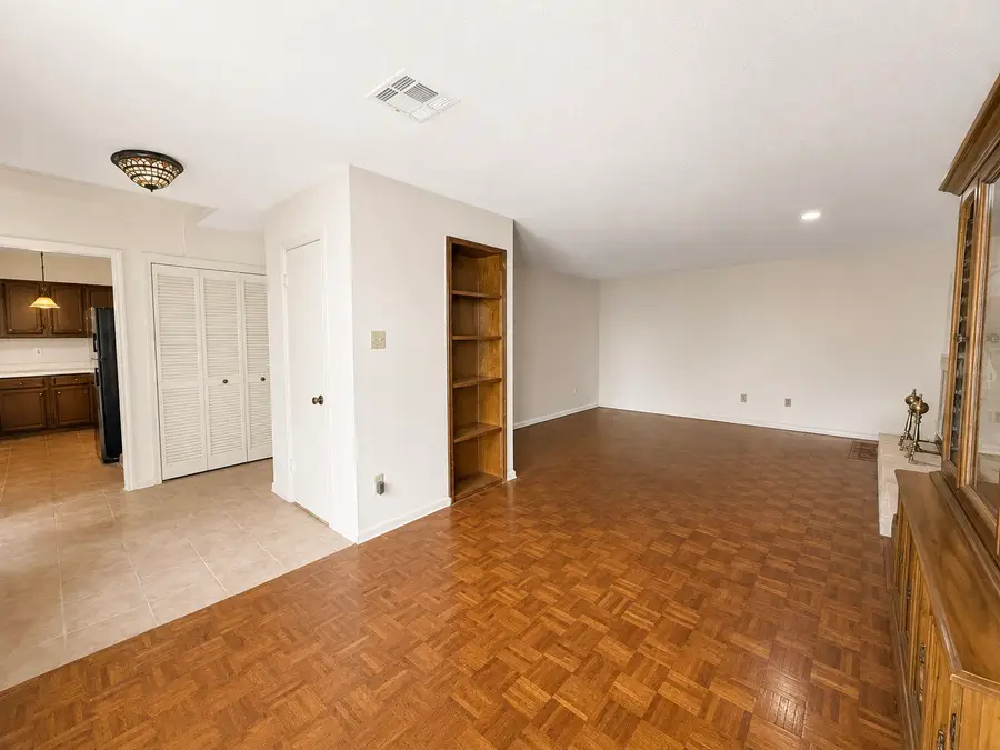 10602 Sandpiper Drive, Houston, TX 77096 - #2