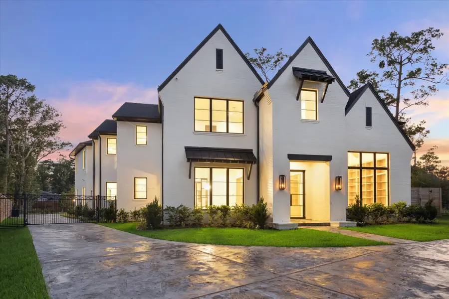 205 Fleetway Drive, Hunters Creek Village, TX 77024 - Image #3